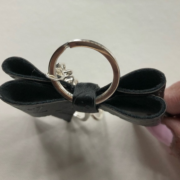 💜 RESTOCKED** Double Sided Bow Keychains - Picture 7 of 10